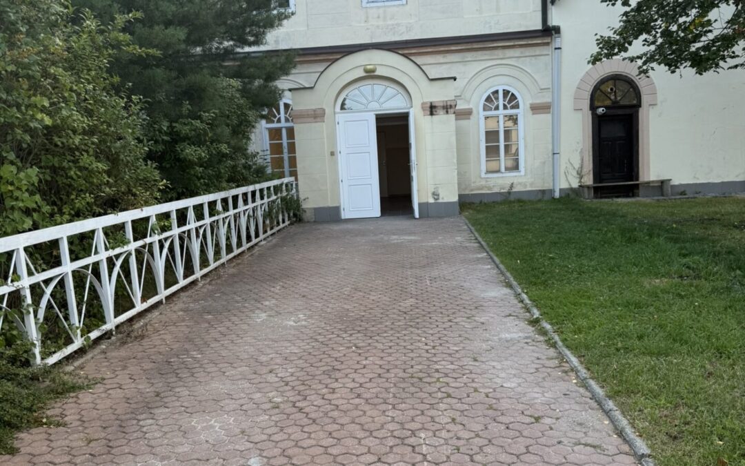 Stěhujeme knihovnu na Březových Horách